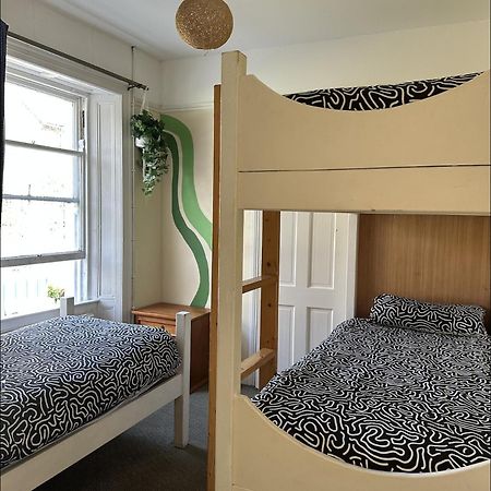 The Grapevine Hostel Дингъл Екстериор снимка
