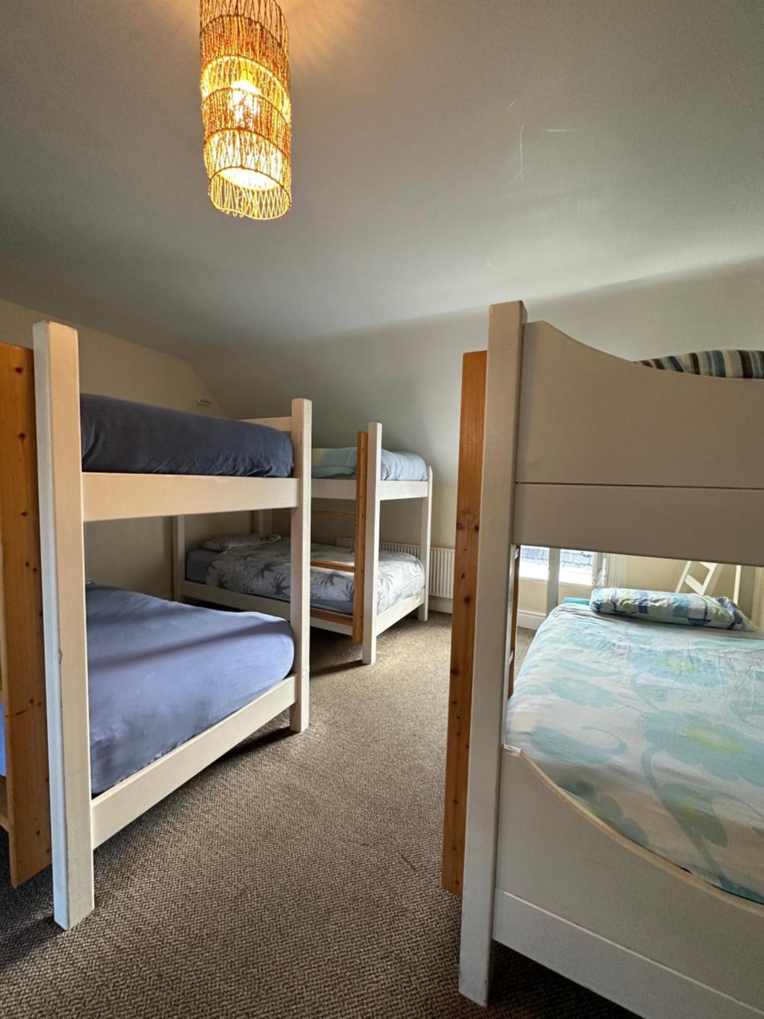 The Grapevine Hostel Дингъл Екстериор снимка